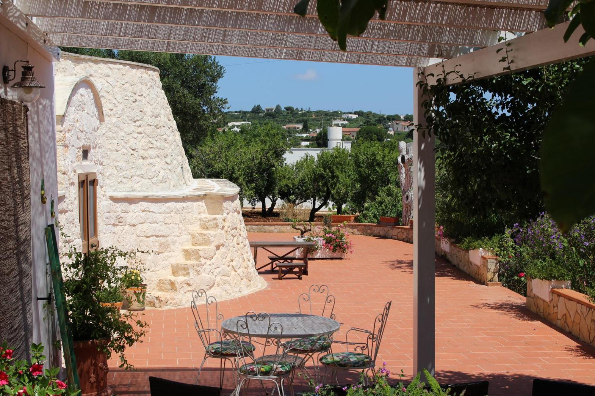 Hostal Trullo Il Melograno Ostuni Exterior foto
