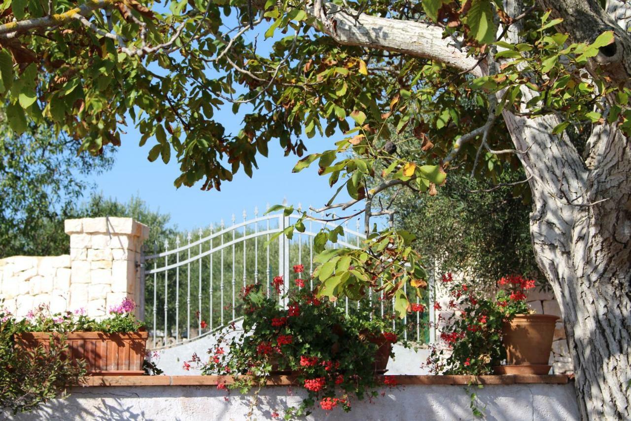 Hostal Trullo Il Melograno Ostuni Exterior foto